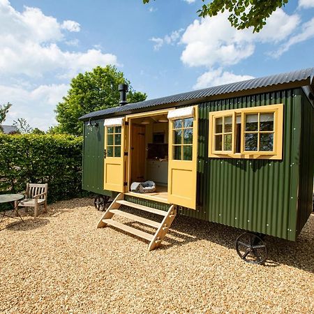 Hill House B & B & Luxury Shepherds Huts Castle Combe Luaran gambar