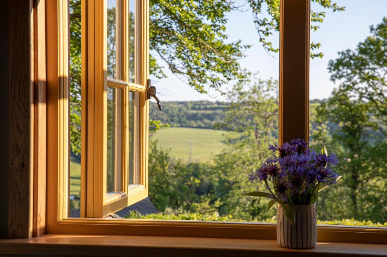 Hill House B & B & Luxury Shepherds Huts Castle Combe Luaran gambar