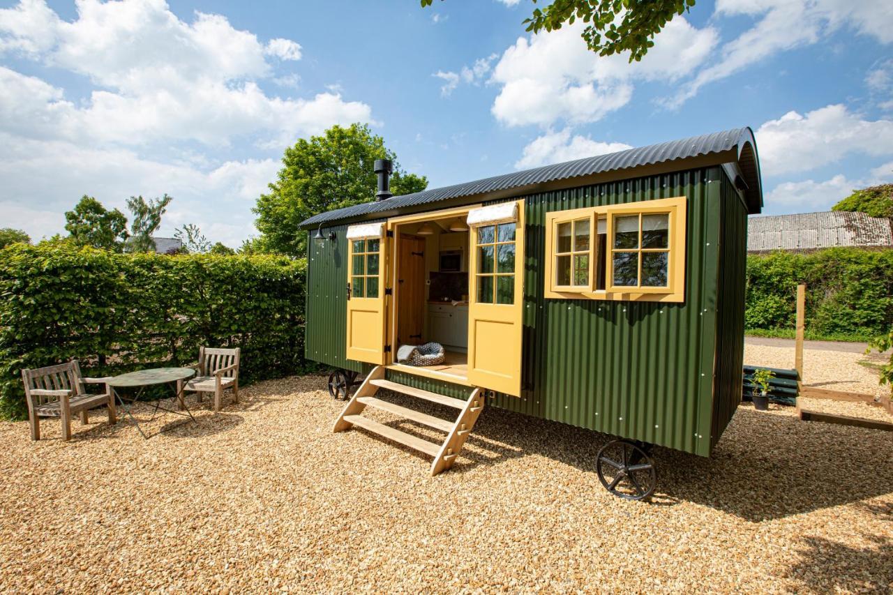 Hill House B & B & Luxury Shepherds Huts Castle Combe Luaran gambar